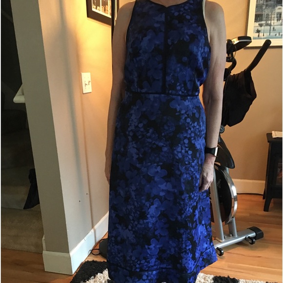 Dress - Picture 7 of 8